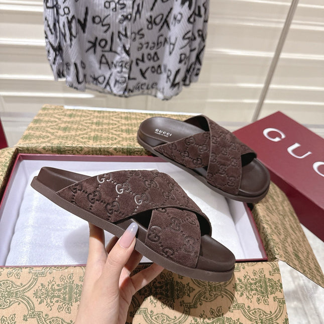 GG SLIDES IN DARK BROWN SUEDE WITH EMBOSSED LOGO STYLE 8