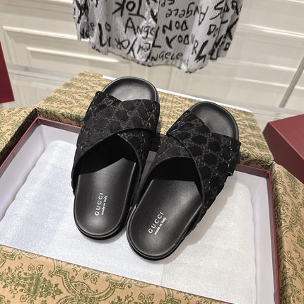 GG SLIDES IN BLACK SUEDE WITH EMBOSSED LOGO STYLE 6