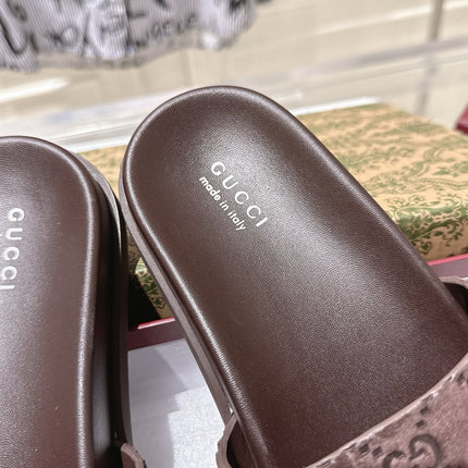 GG SLIDES IN DARK BROWN SUEDE WITH EMBOSSED LOGO STYLE 1