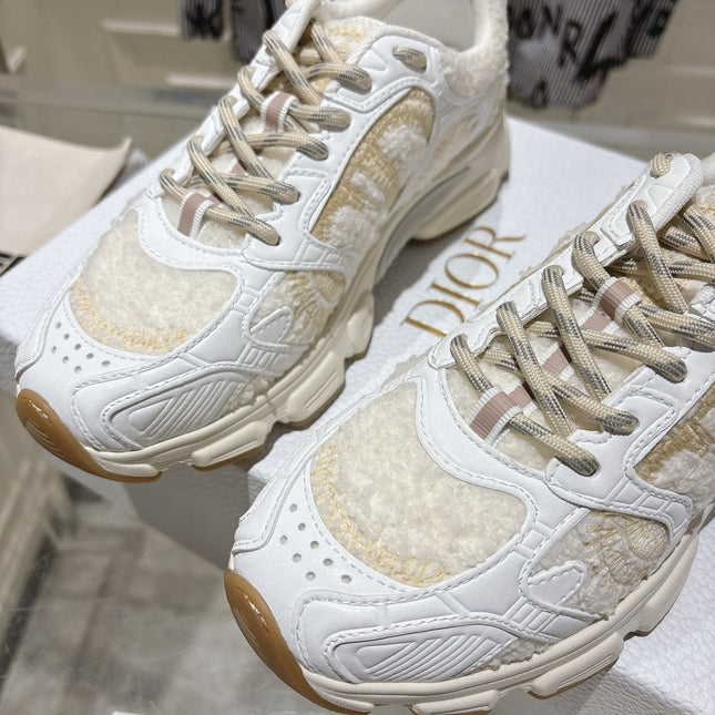 DIOR 25S MILE SERIES SNEAKERS 45MM IN WHITE CALFSKIN AND SHEARLING