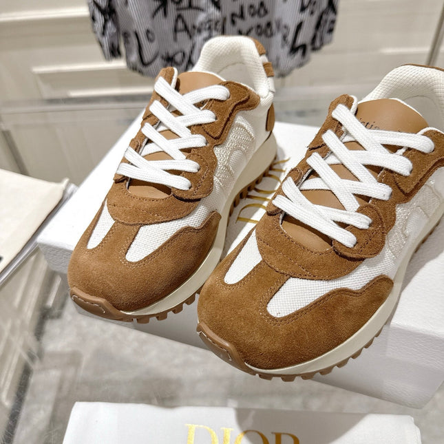 DIOR 25S C'EST DIOR SNEAKER IN WHITE HAZELNUT CALFSKIN AND SUEDE