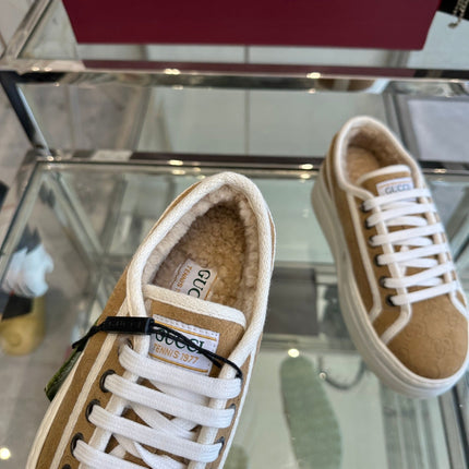 GG TENNIS SNEAKER IN CAMEL BROWN CANVAS WITH BEIGE FLEECE LINING