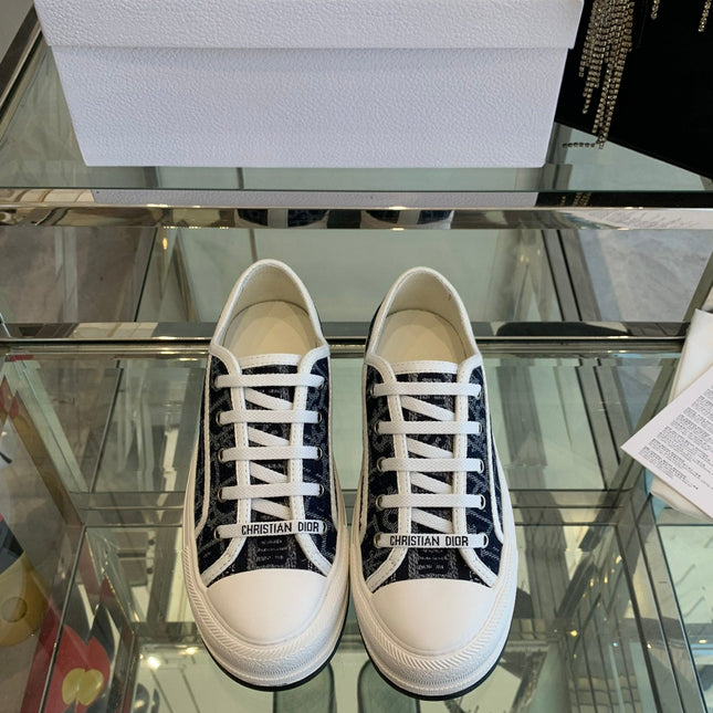 WALK'N PLATFORM SNEAKER IN IN NAVY BLUE EMBROIDERY ICONIC PATTERNS FABRIC