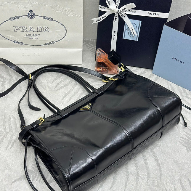 PRADA 25S BONNIE LARGE HANDBAG 38 IN BLACK GLOSSY CALFSKIN GOLD HARDWRE