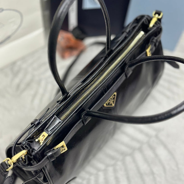 PRADA 25S BONNIE LARGE HANDBAG 38 IN BLACK GLOSSY CALFSKIN GOLD HARDWRE