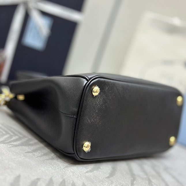 PRADA 25S GALLERIA LARGE BAG 28 IN BLACK CALFSKIN GOLD HARDWRE