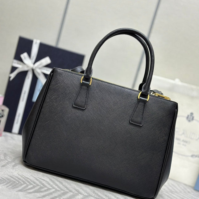 PRADA 25S GALLERIA LARGE BAG 32 IN BLACK CALFSKIN GOLD HARDWRE