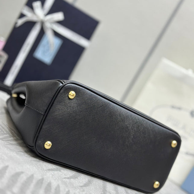 PRADA 25S GALLERIA LARGE BAG 32 IN BLACK CALFSKIN GOLD HARDWRE