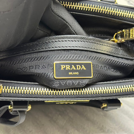 PRADA 25S GALLERIA MEDIUM BAG 20 IN BLACK CALFSKIN GOLD HARDWRE