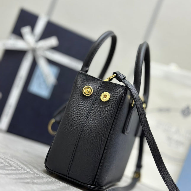 PRADA 25S GALLERIA MEDIUM BAG 20 IN BLACK CALFSKIN GOLD HARDWRE