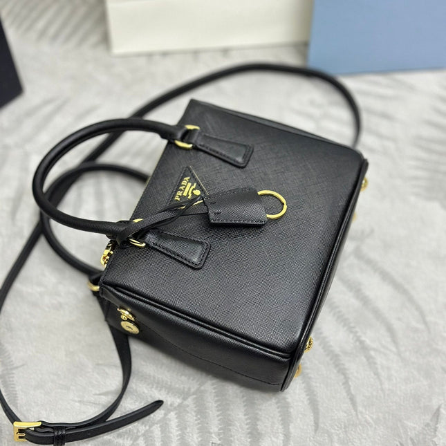 PRADA 25S GALLERIA MEDIUM BAG 20 IN BLACK CALFSKIN GOLD HARDWRE