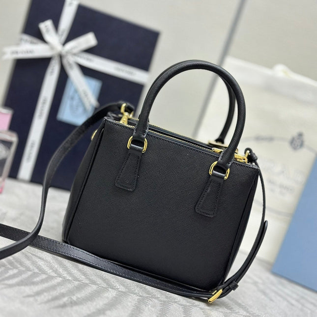 PRADA 25S GALLERIA MEDIUM BAG 20 IN BLACK CALFSKIN GOLD HARDWRE