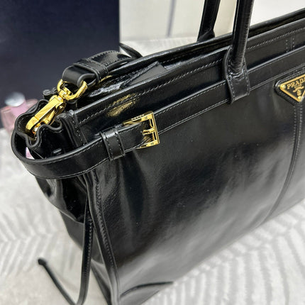 TOTE BAG WITH BELT 42 IN BLACK OIL WAX LAMBSKIN GOLD HARDWARE