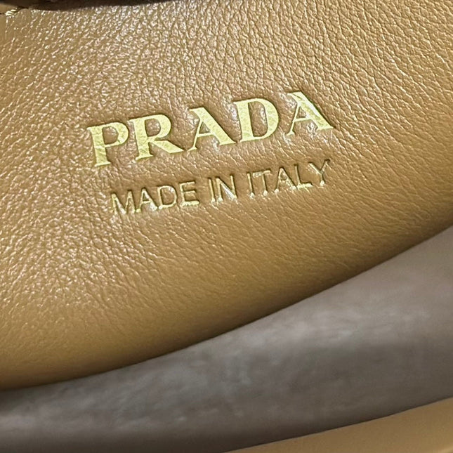 PRADA 25S BUCKLE MEDIUM HANDBAG 28 IN CARAMEL CALFSKIN GOLD HARDWRE