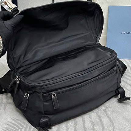 SHOULDER BAG 32 IN BLACK RE-NYLON TRIANGLE LOGO