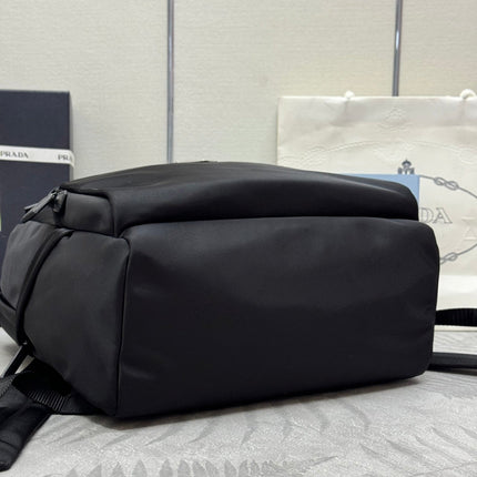 PRADA 25S BACKPACK 39 IN BLACK RE-NYLON AND SAFFIANO CALFSKIN