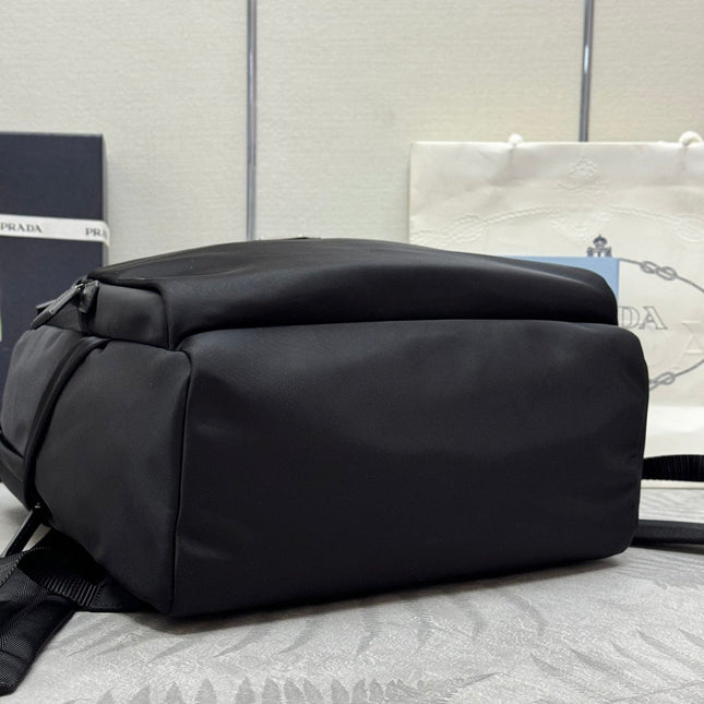 PRADA 25S BACKPACK 39 IN BLACK RE-NYLON AND SAFFIANO CALFSKIN