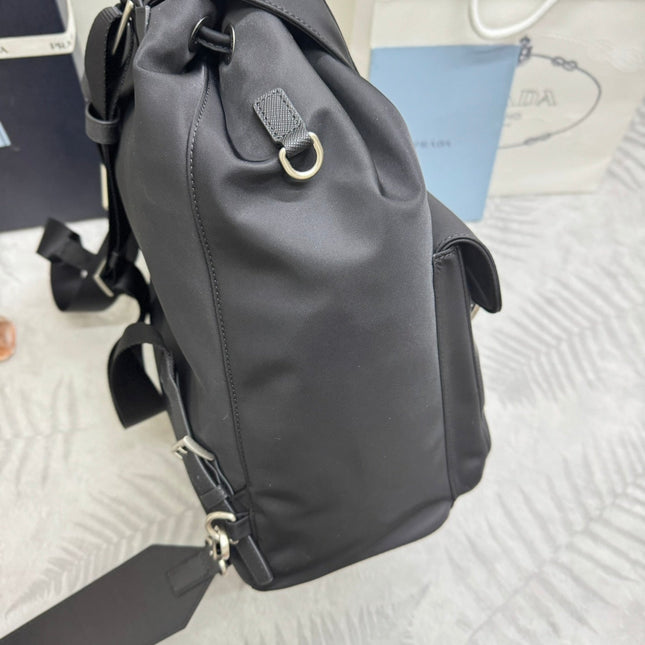 PRADA 25S MEDIUM RE-NYLON BACKPACK 39 IN BLACK WITH POUCH
