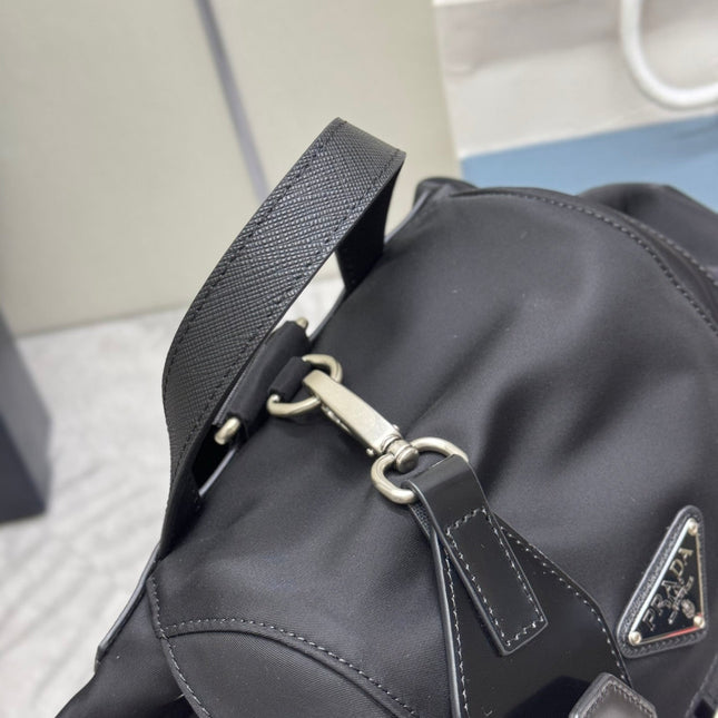 PRADA 25S MEDIUM RE-NYLON BACKPACK 39 IN BLACK WITH POUCH