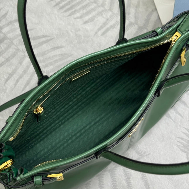 PRADA 25S BONNIE LARGE HANDBAG 38 IN GREEN GLOSSY CALFSKIN GOLD HARDWRE