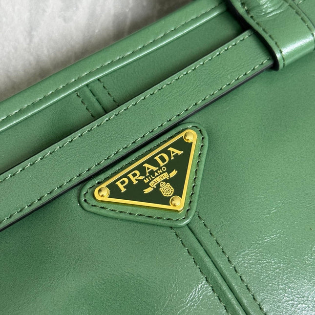 PRADA 25S BONNIE LARGE HANDBAG 38 IN GREEN GLOSSY CALFSKIN GOLD HARDWRE