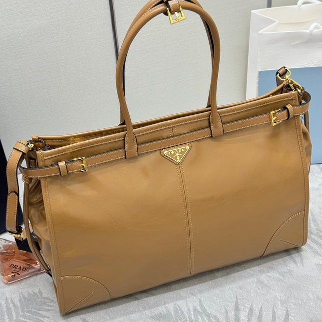 PRADA 25S LUX SOFT BAG 42 IN CARAMEL GLOSSY CALFSKIN GOLD HARDWRE