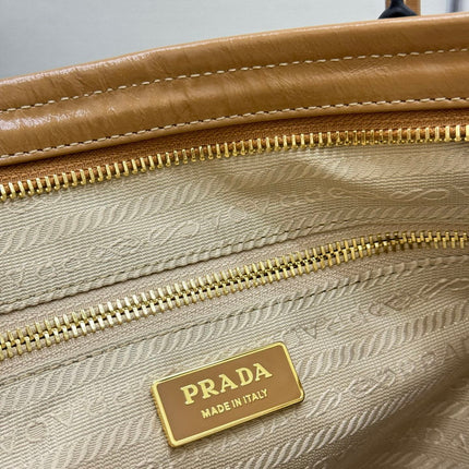 PRADA 25S LUX SOFT BAG 42 IN CARAMEL GLOSSY CALFSKIN GOLD HARDWRE