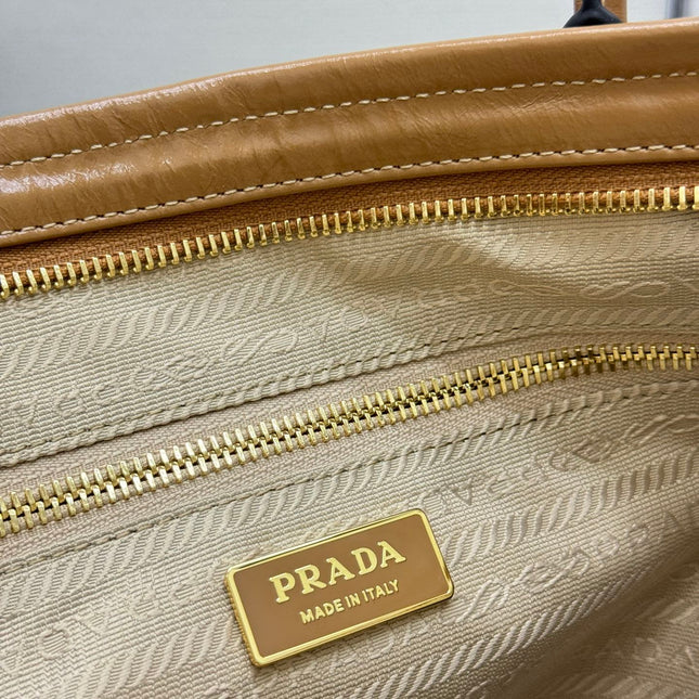 PRADA 25S LUX SOFT BAG 42 IN CARAMEL GLOSSY CALFSKIN GOLD HARDWRE