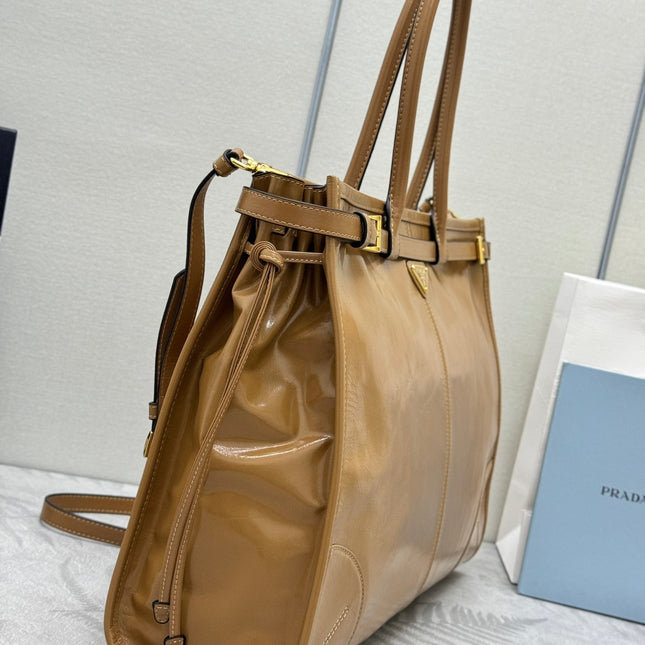 PRADA 25S LUX SOFT BAG 42 IN CARAMEL GLOSSY CALFSKIN GOLD HARDWRE