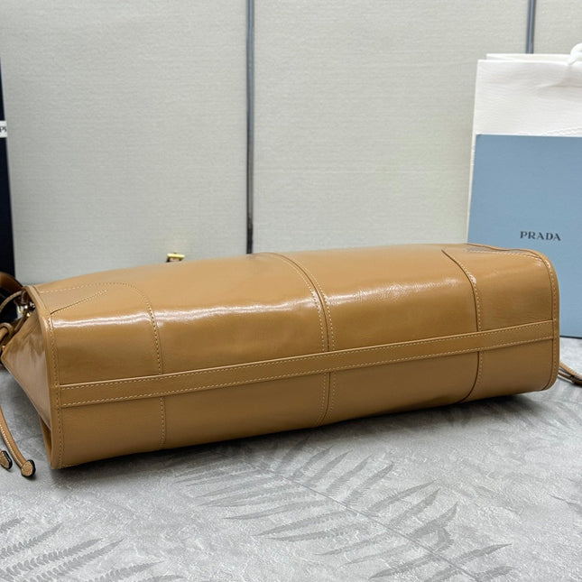 PRADA 25S LUX SOFT BAG 42 IN CARAMEL GLOSSY CALFSKIN GOLD HARDWRE