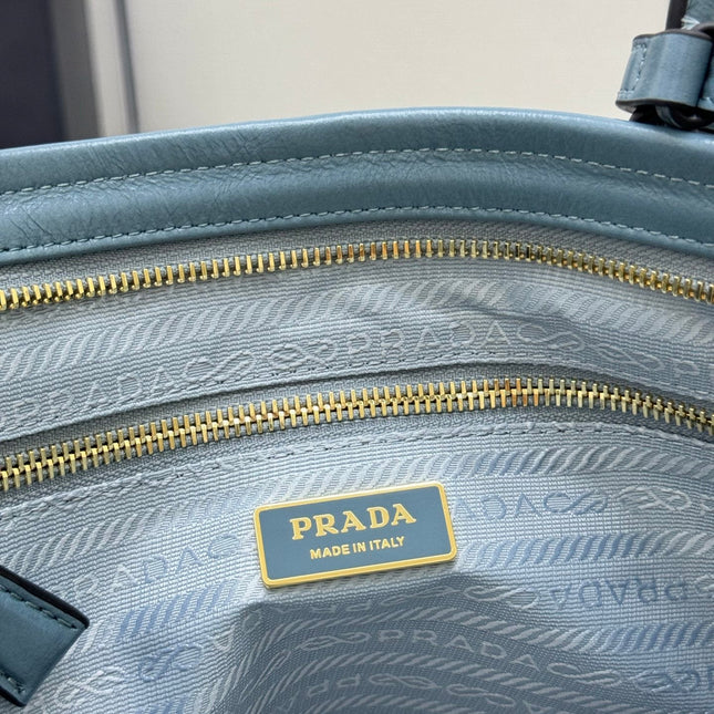 PRADA 25S BONNIE LARGE HANDBAG 38 IN LIGHT BLUE GLOSSY CALFSKIN GOLD HARDWRE