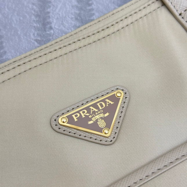 PRADA 25S RE-EDITION 1978 MEDIUM 35 IN DESERT BEIGE NYLON AND SAFFIANO CALFSKIN
