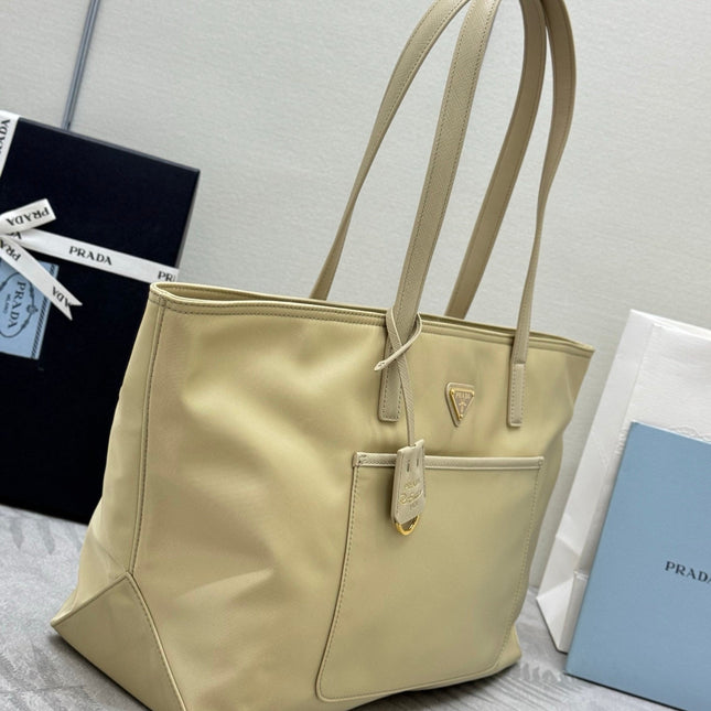 PRADA 25S RE-EDITION 1978 MEDIUM 35 IN DESERT BEIGE NYLON AND SAFFIANO CALFSKIN