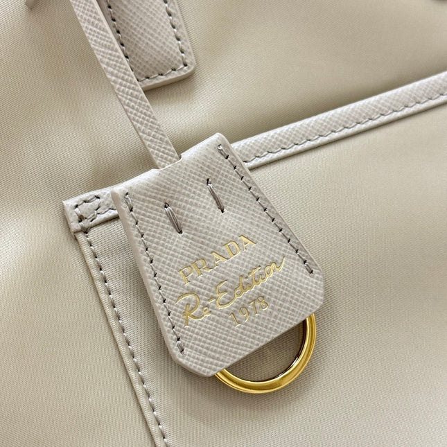 PRADA 25S RE-EDITION 1978 MEDIUM 35 IN DESERT BEIGE NYLON AND SAFFIANO CALFSKIN