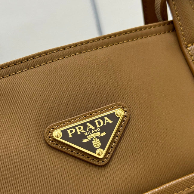 PRADA 25S RE-EDITION 1978 MEDIUM 35 IN DARK CARAMEL NYLON AND SAFFIANO CALFSKIN