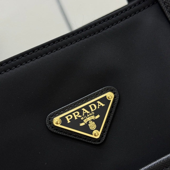 PRADA 25S RE-EDITION 1978 MEDIUM 35 IN BLACK NYLON AND SAFFIANO CALFSKIN