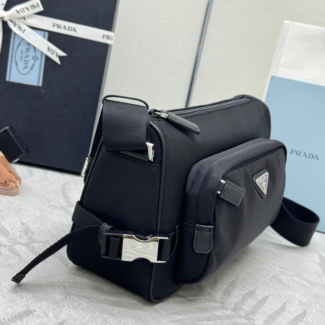 PRADA 25S MEDIUM MESSENGER BAG 35 IN BLACK RE-NYLON AND CALFSKIN