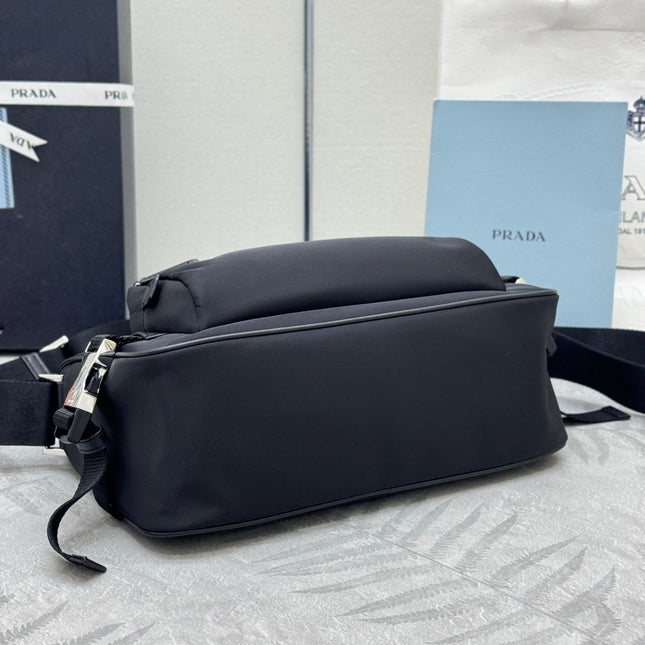 PRADA 25S MEDIUM MESSENGER BAG 35 IN BLACK RE-NYLON AND CALFSKIN