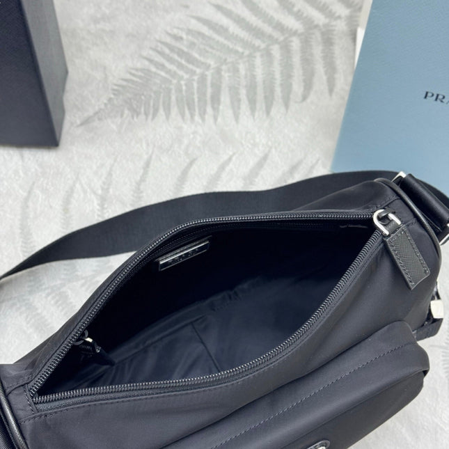 PRADA 25S MEDIUM MESSENGER BAG 35 IN BLACK RE-NYLON AND CALFSKIN