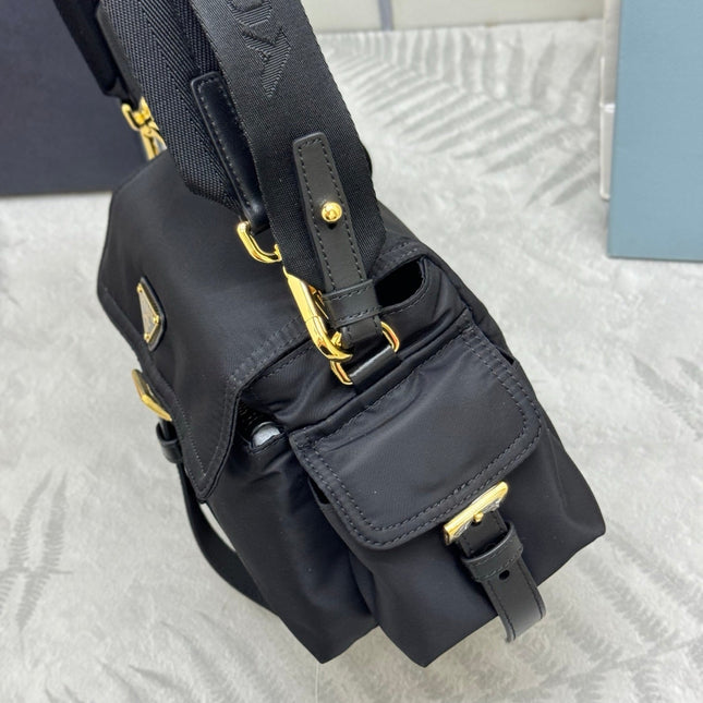 PRADA 25S EXPLORE LARGE SHOULDER BAG 30 IN BLACK RE-NYLON WITH FLAP