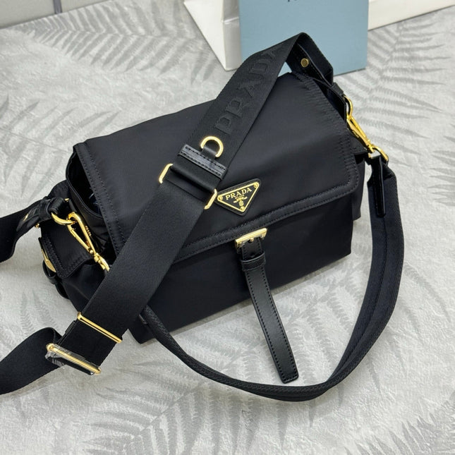 PRADA 25S EXPLORE LARGE SHOULDER BAG 30 IN BLACK RE-NYLON WITH FLAP