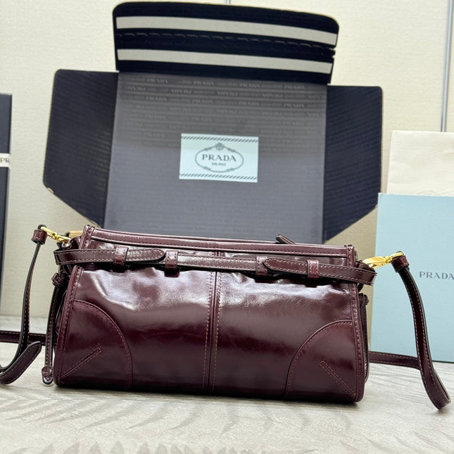 PRADA 25S BONNIE SMALL SHOULDER BAG 26 IN BURGUNDY GLOSSY CALFSKIN GOLD HARDWRE