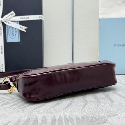 PRADA 25S RE-EDITION 2002 MEDIUM SHOULDER BAG 26 IN BURGUNDY CALFSKIN GOLD HARDWRE