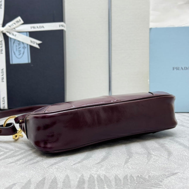 PRADA 25S RE-EDITION 2002 MEDIUM SHOULDER BAG 26 IN BURGUNDY CALFSKIN GOLD HARDWRE