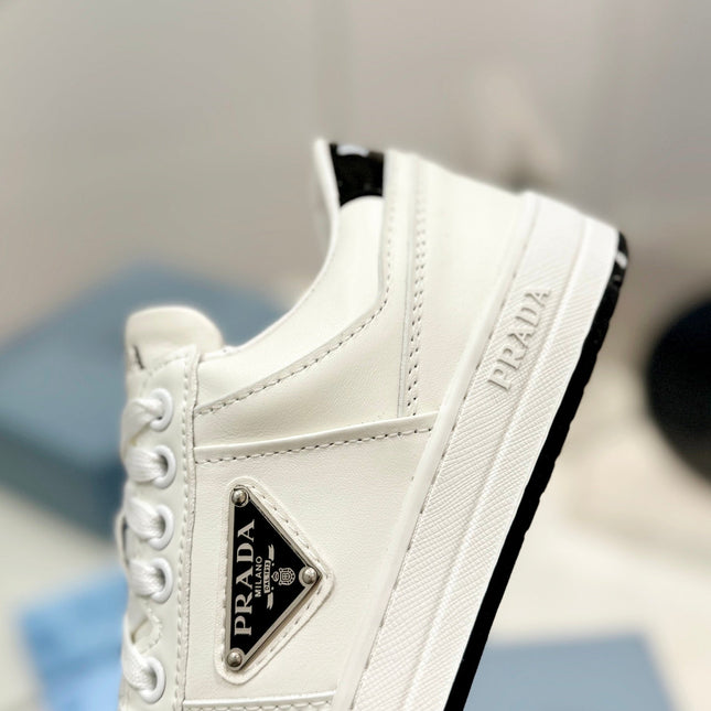 PRA DOWNTOWN PERFORATED SNEAKERS WHITE AND BLACK LOGO CALFSKIN