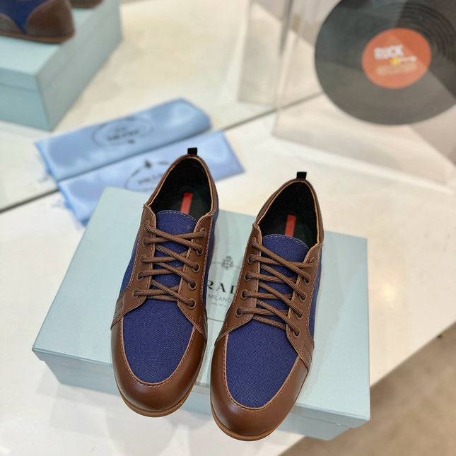 SNEAKERS IN BROWN LAMBSKIN AND NAVY BLUE CANVAS