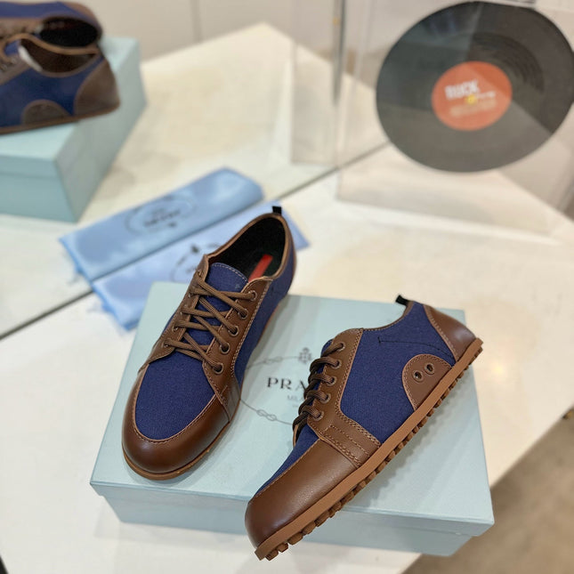 SNEAKERS IN BROWN LAMBSKIN AND NAVY BLUE CANVAS