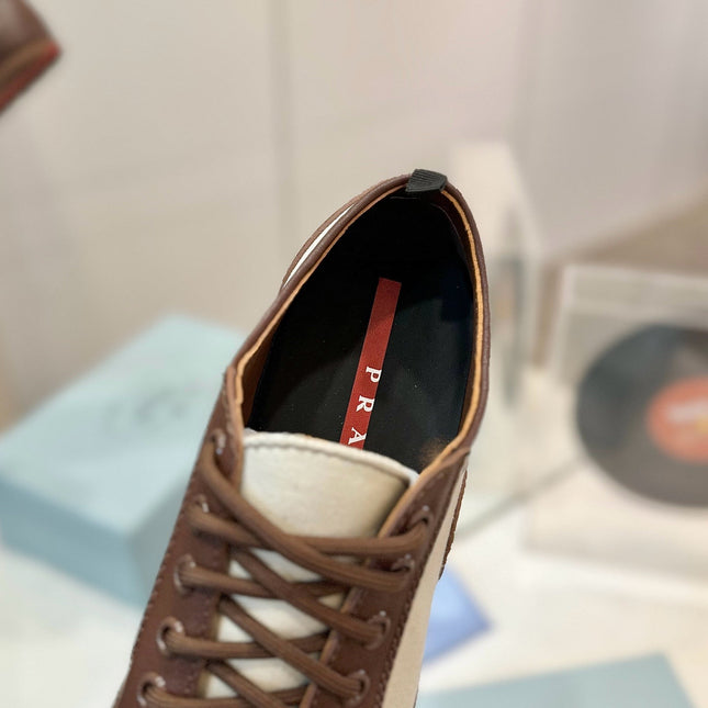 SNEAKERS IN BROWN LAMBSKIN AND WHITE CANVAS