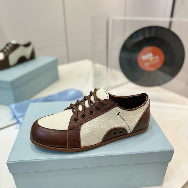 SNEAKERS IN BROWN LAMBSKIN AND WHITE CANVAS