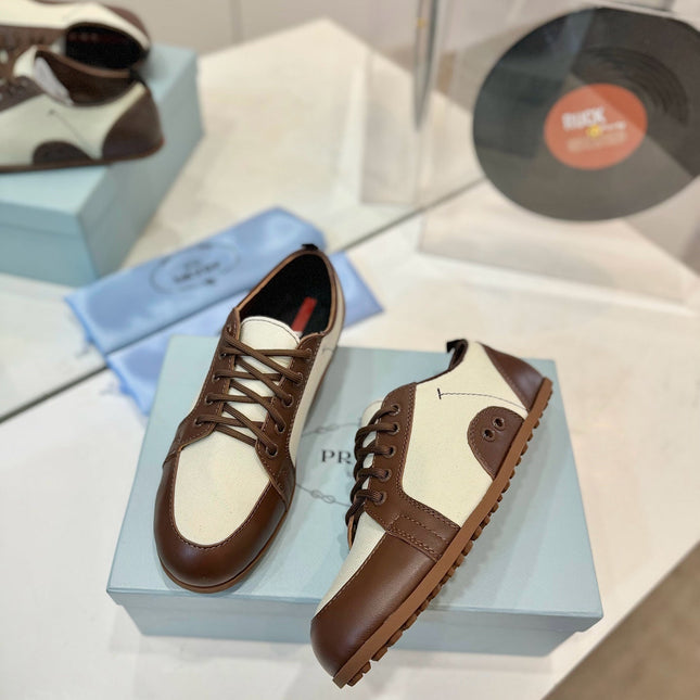 SNEAKERS IN BROWN LAMBSKIN AND WHITE CANVAS